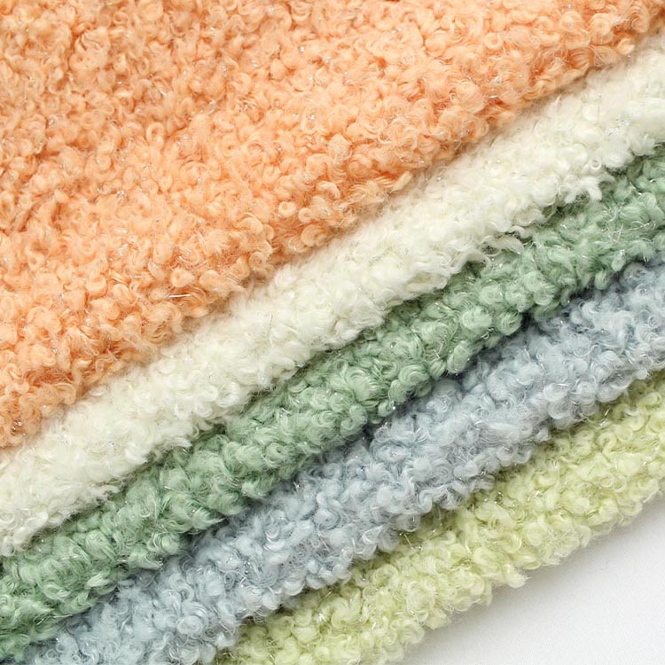 Зашто је вунена тканина постављена да постане тканина избора за врхунску одећу и ентеријере?